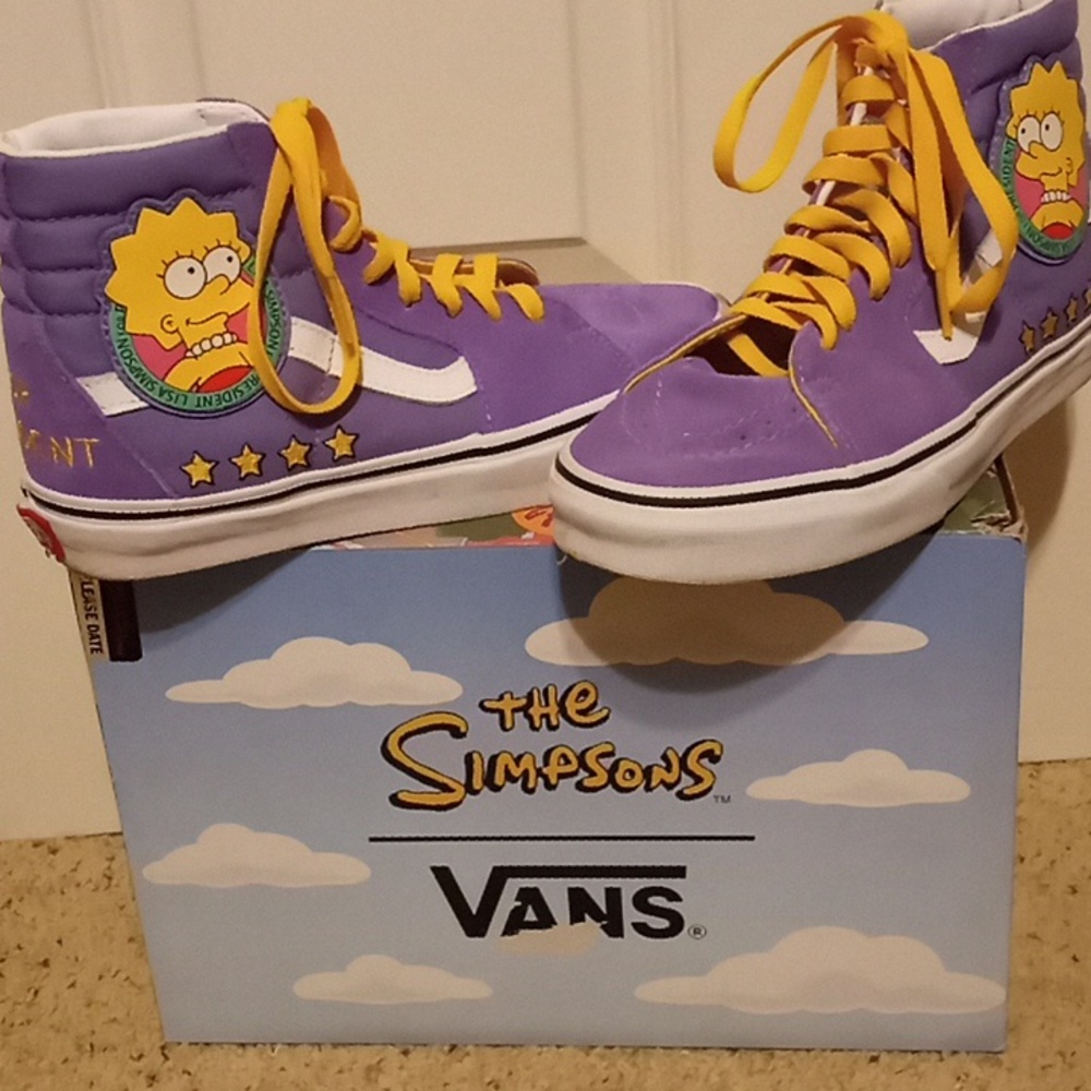 Lisa Simpson suede Vans